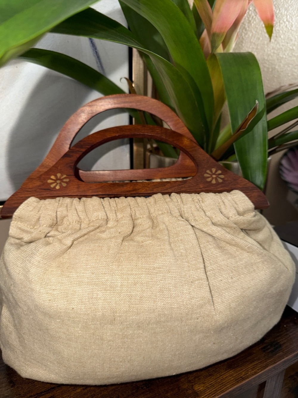 Beaded Beige Linen Clutch with Wooden Handles - Picture 4 of 5